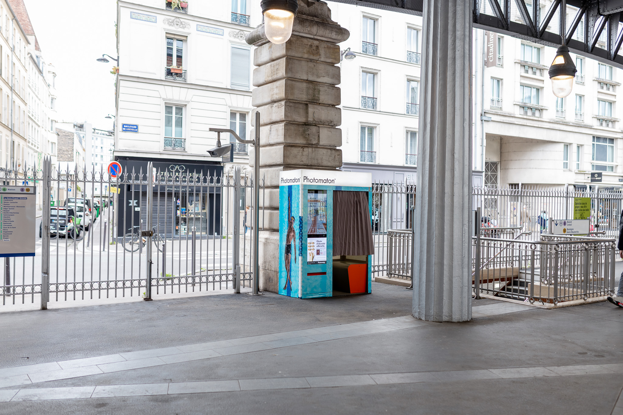 Parc d'agences et d'automates d'une enseigne nationale